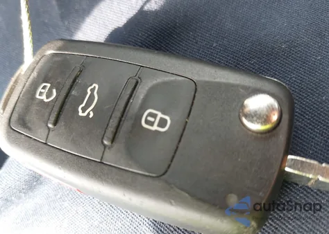 2018 Volkswagen Tiguan Limited 2.0T из США, поврежденный, VIN WVGAV7AX7JK001822